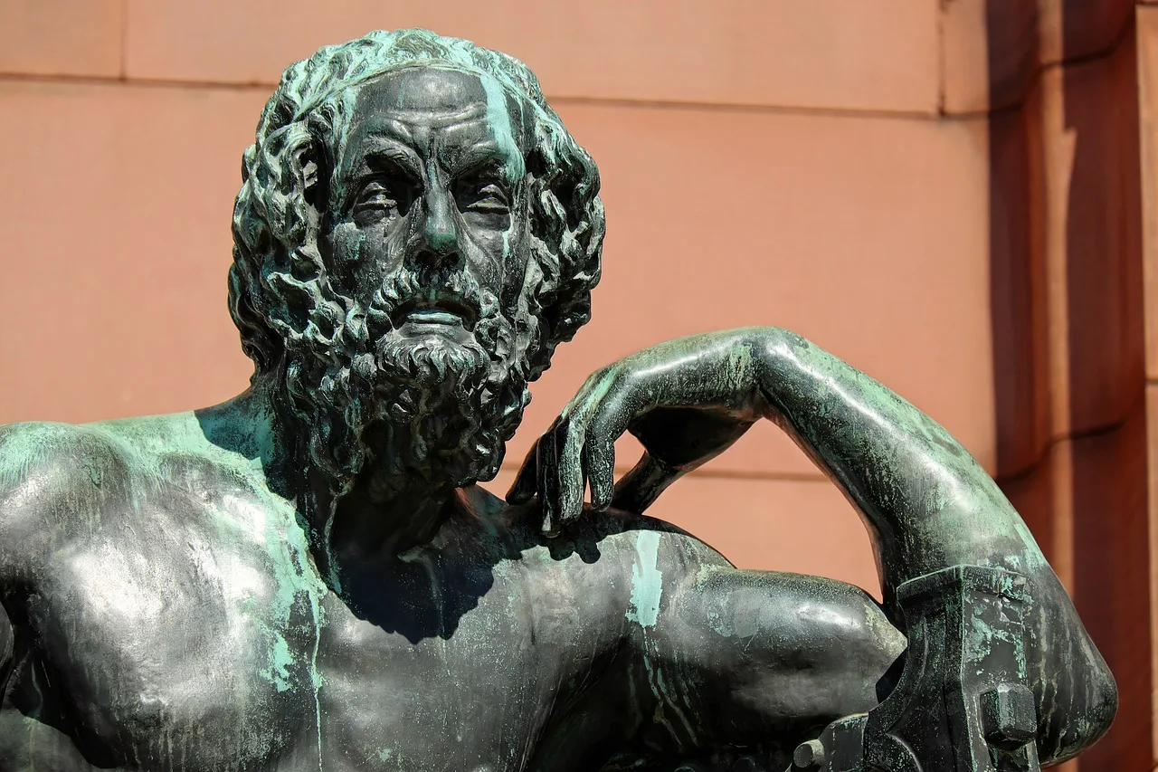 Statua che raffigura lo scrittore Omero, padre dell'Iliade