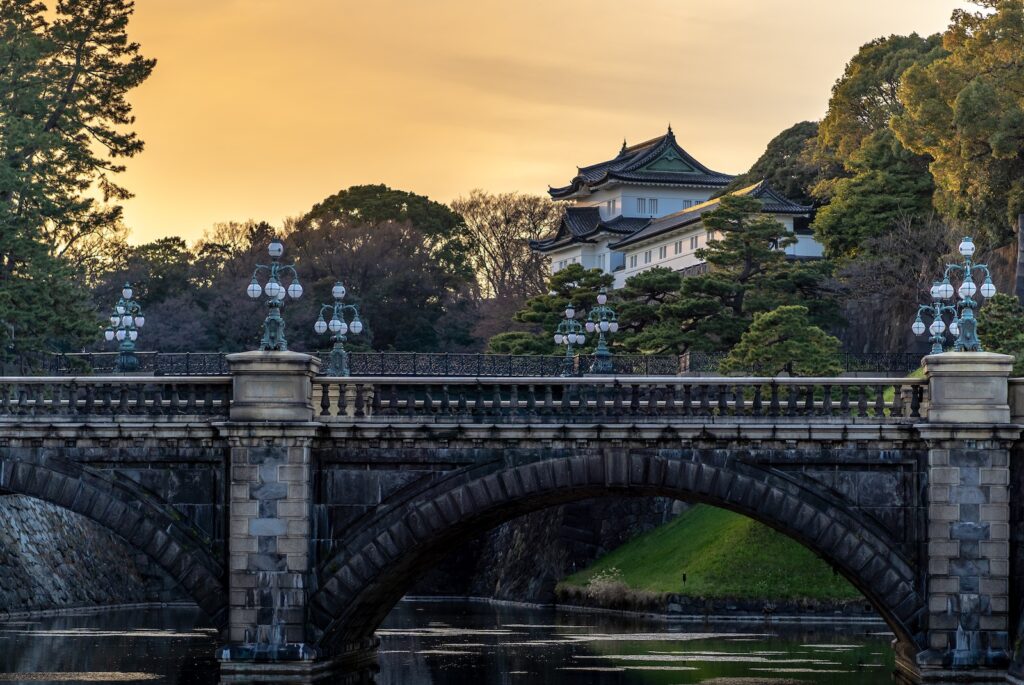 Ponte all'interno dei Giardini del Palazzo Imperiale di Tokyo