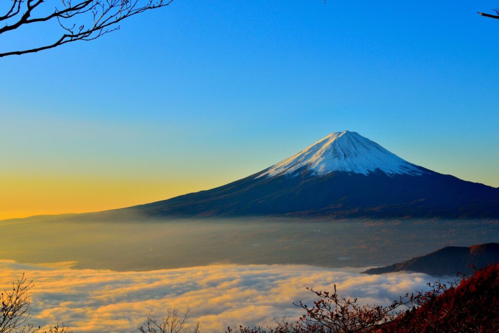 Vista del monte Fuji all'alba
